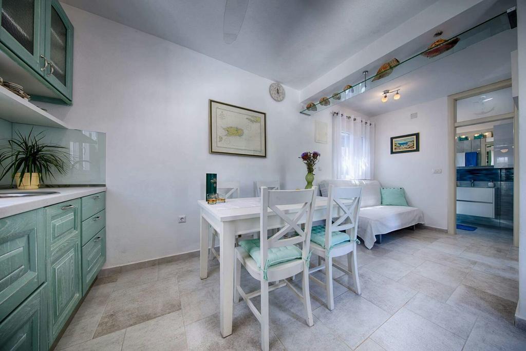 Molo Trovna Apartments Vis Exteriér fotografie