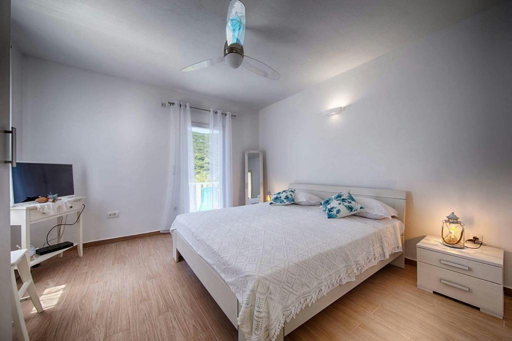Molo Trovna Apartments Vis Exteriér fotografie
